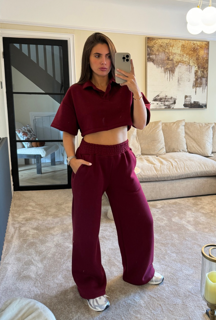 Ellis Short Sleeve Cropped Polo Sweatshirt in Burgundy